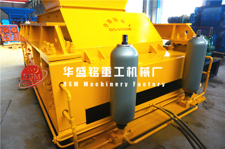 大型液壓對(duì)輥破碎機(jī)
