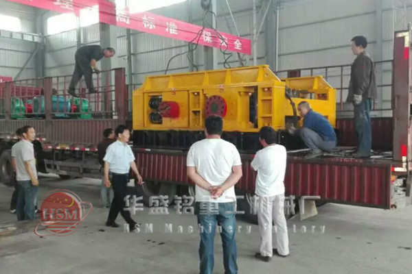時(shí)產(chǎn)200方雙齒輥破碎機(jī)多少錢(qián)一臺(tái)